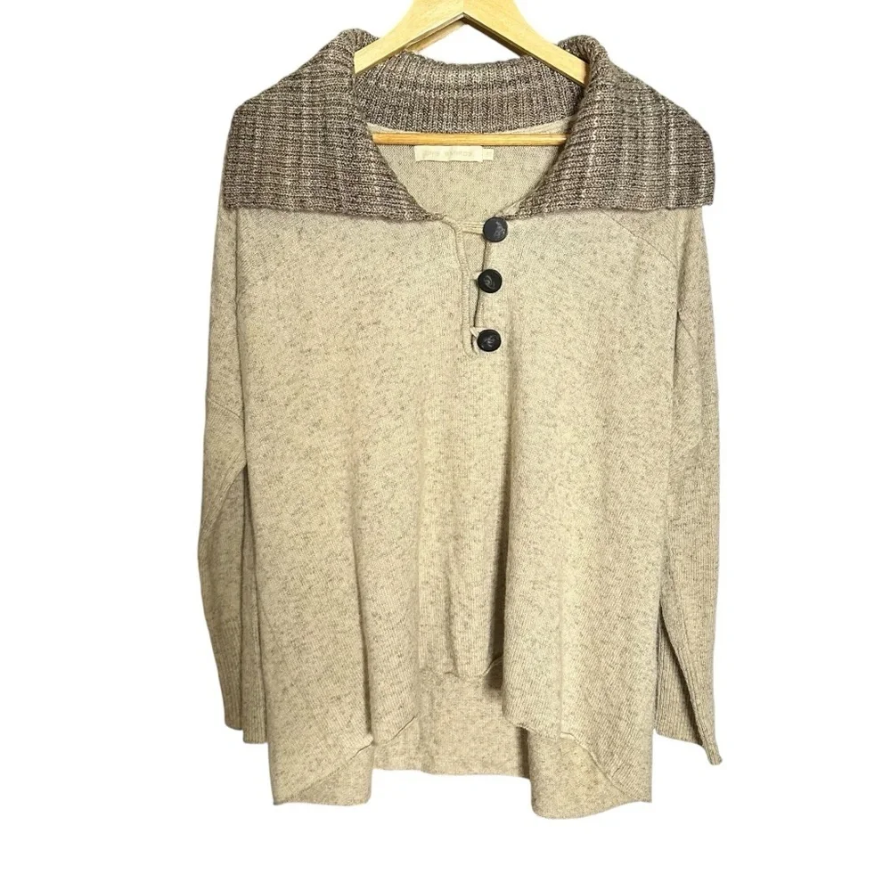 🔴 5 for $40 SALE!
Cris Barros Tan Baggy PeterPan Collar 3 Button Sweater P/S - Picture 1 of 7